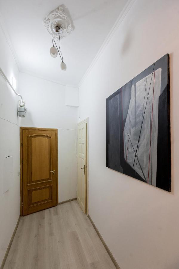 Leogrand Apartments On Khmelnytskoho 11 Lviv Exterior photo